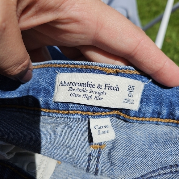 Abercrombie & Fitch Curve Love Ankle Straight Ultra High Rise 25S distressed - Picture 7 of 7